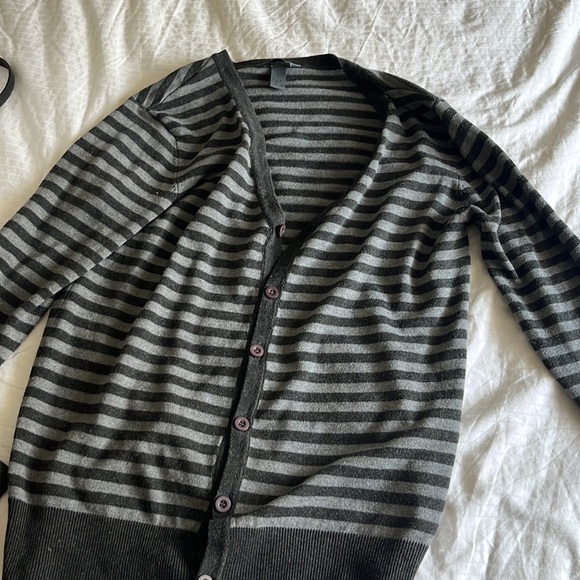 Striped Oversized Cardigan - Picture 2 of 3